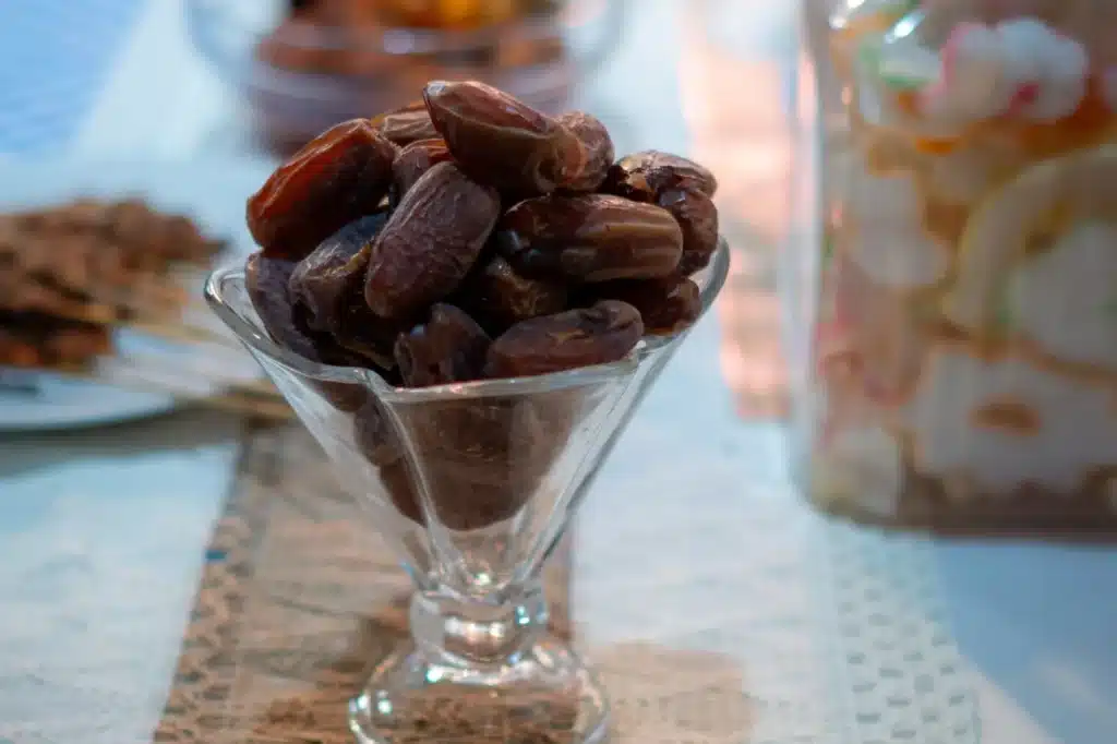 Ramadan et compléments alimentaires au Maroc : ce qu’on garde, ce qu’on arrête, et ce qu’on mange